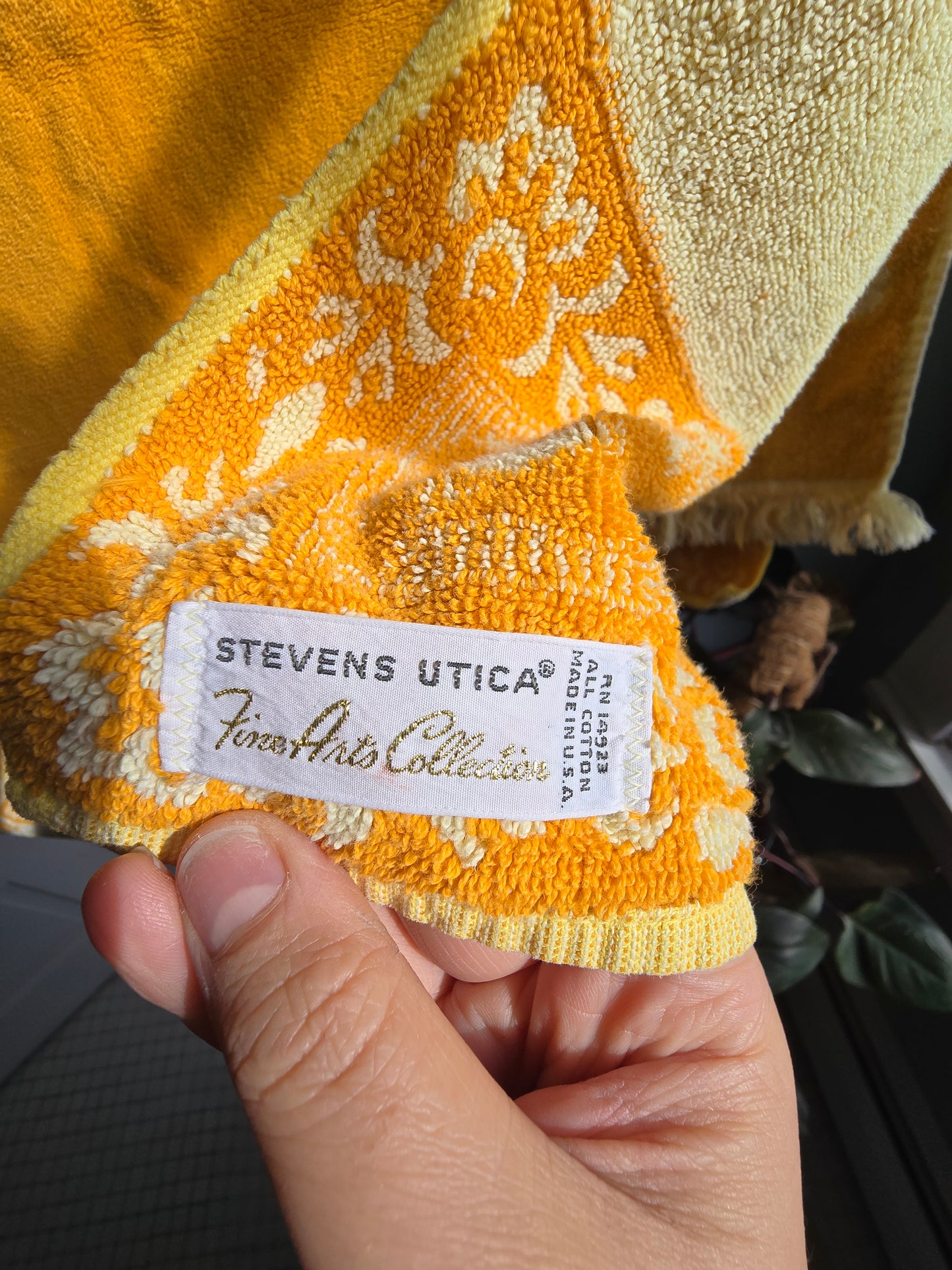 Stevens Utica Fine Art Collection Body Towel