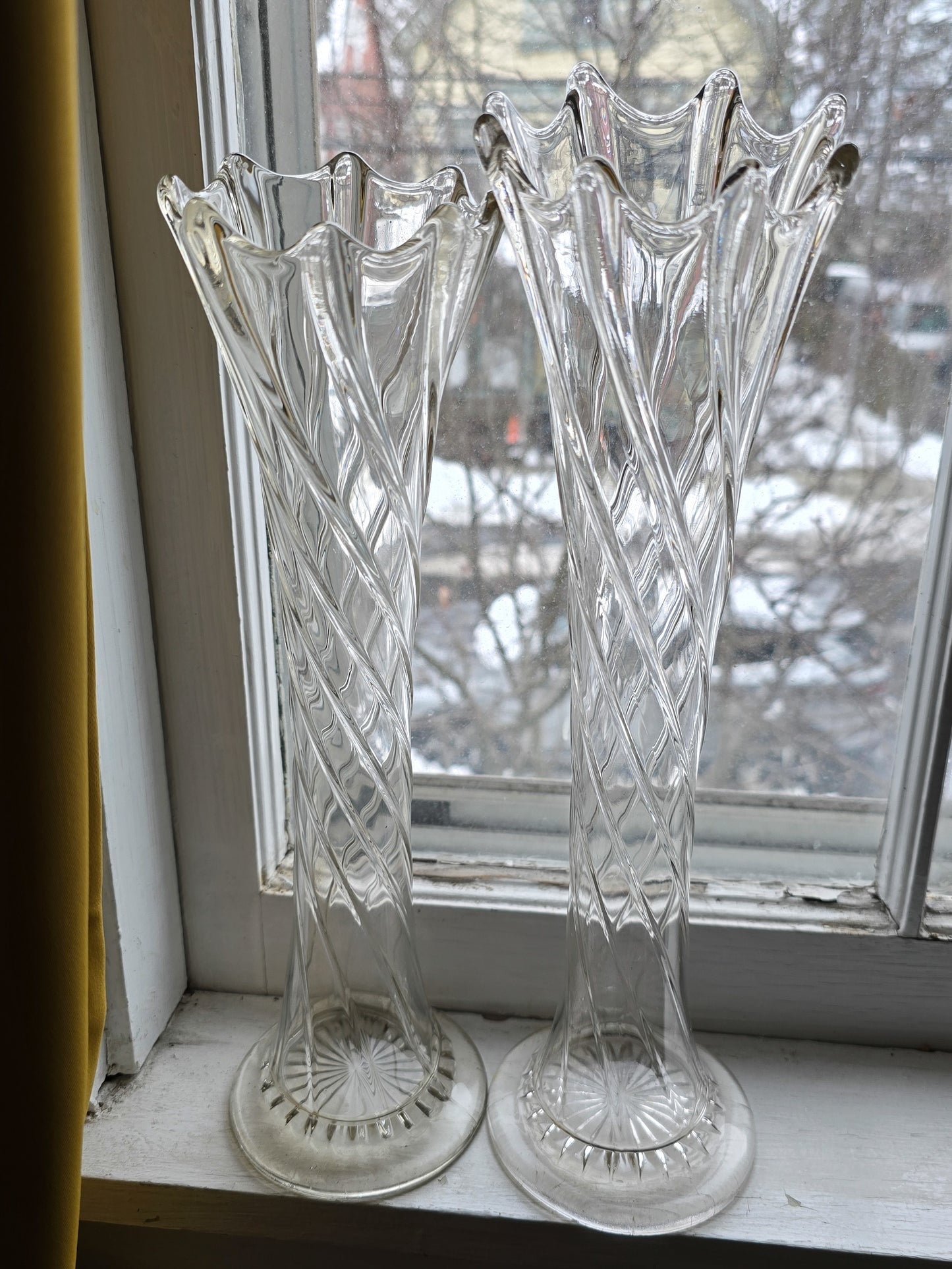 Antique Dugan Spiral "Swung Vase