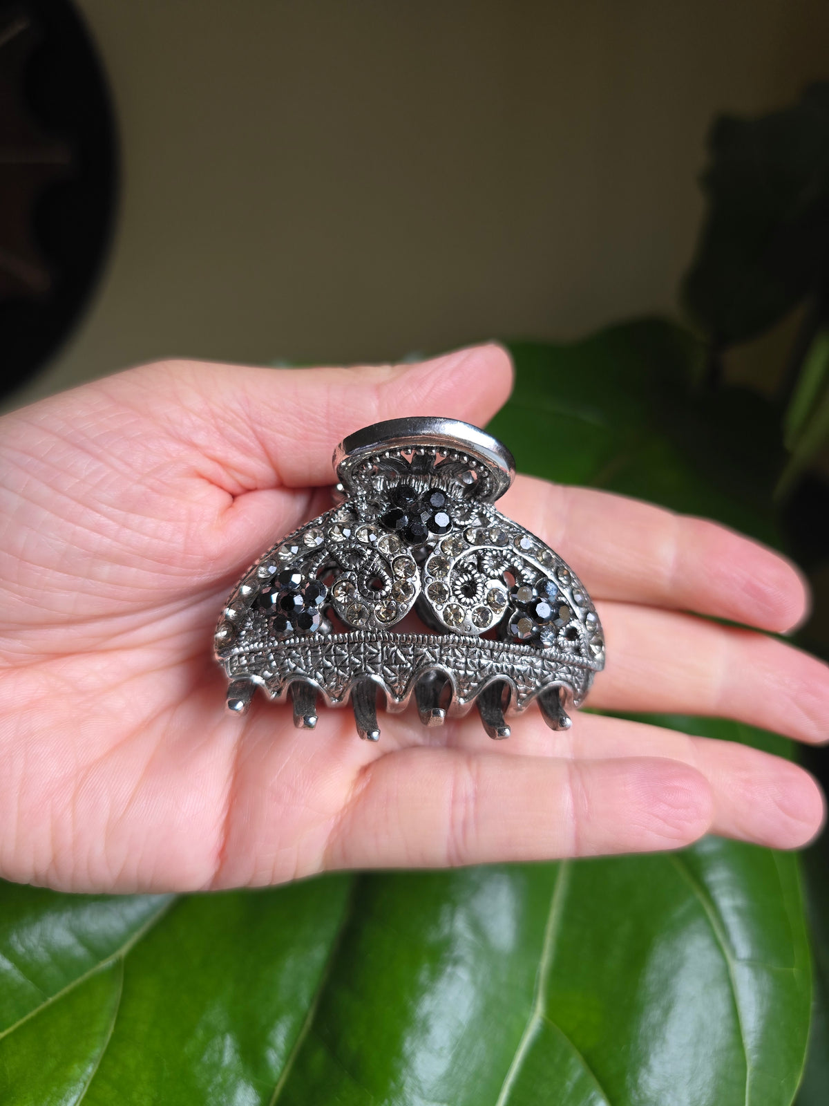 Vintage Metal and Rhinestone Claw Hairclip