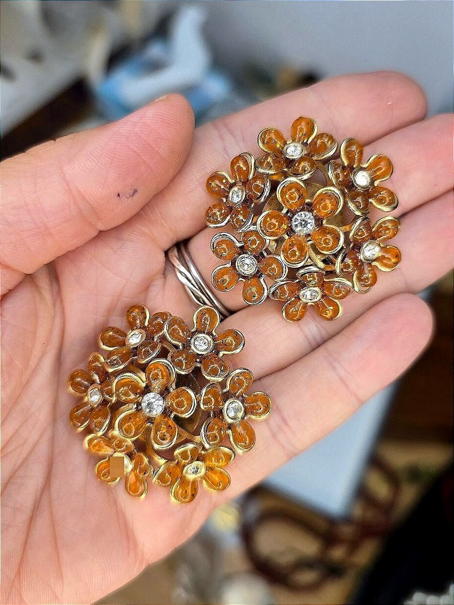 Exquisite 1960s Floral Resin Clip On Earrings with Rhinestones